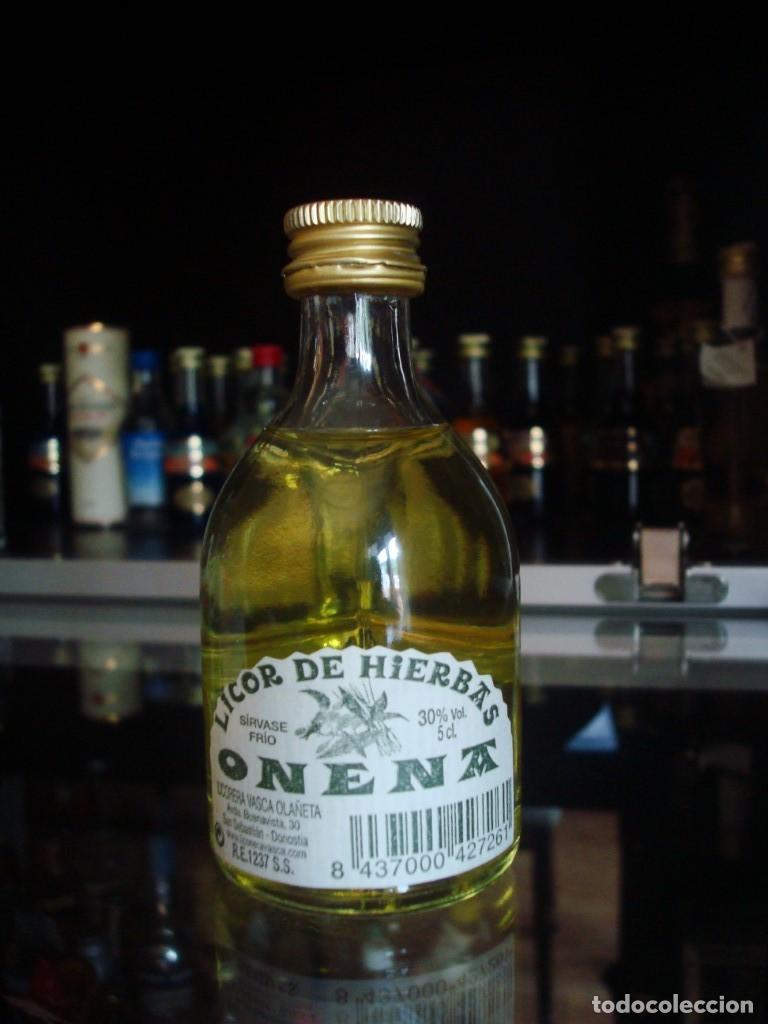 Coleccionismo de vinos y licores: Licor de hierbas Onena Licorera Vasca Ola&ntilde;eta (botell&iacute;n) Por abrir