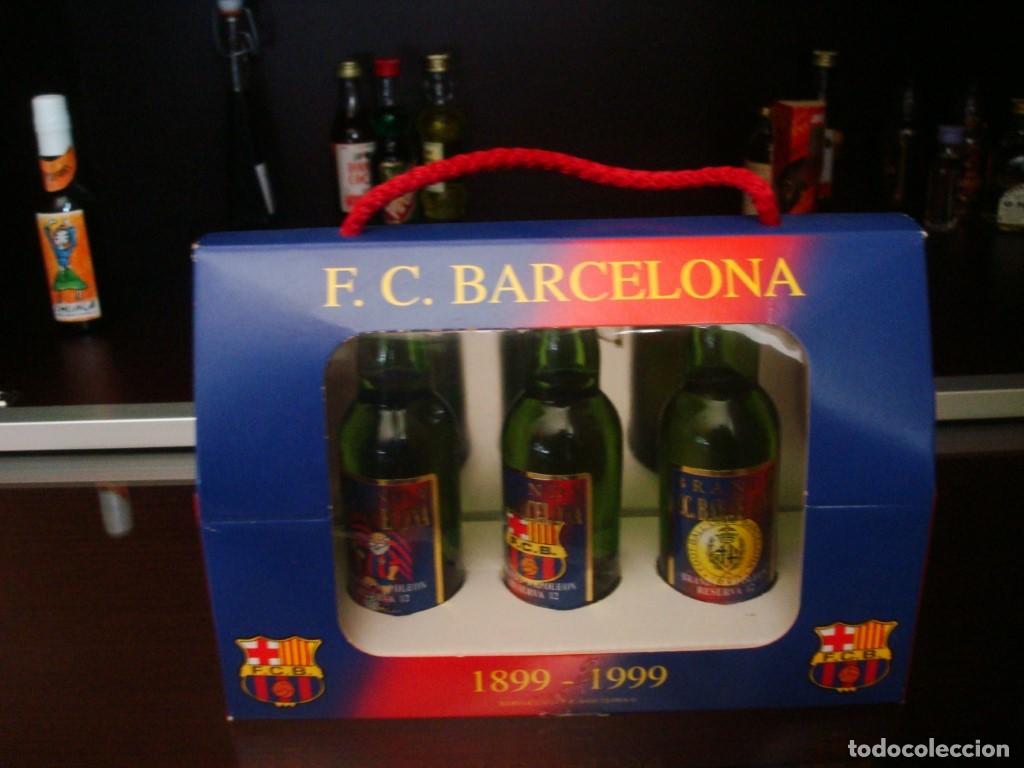 Coleccionismo de vinos y licores: F.C. Barcelona 3 botellines centenario Brandy Napole&oacute;n Reserva 12 (botell&iacute;n) Por abrir