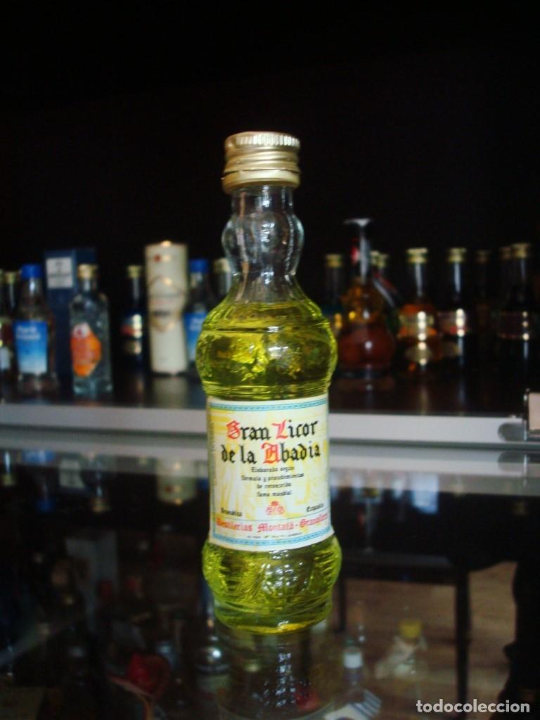 Coleccionismo de vinos y licores: Gran Licor de la Abad&iacute;a Destiler&iacute;as Monta&ntilde;&aacute; (botell&iacute;n) Por abrir