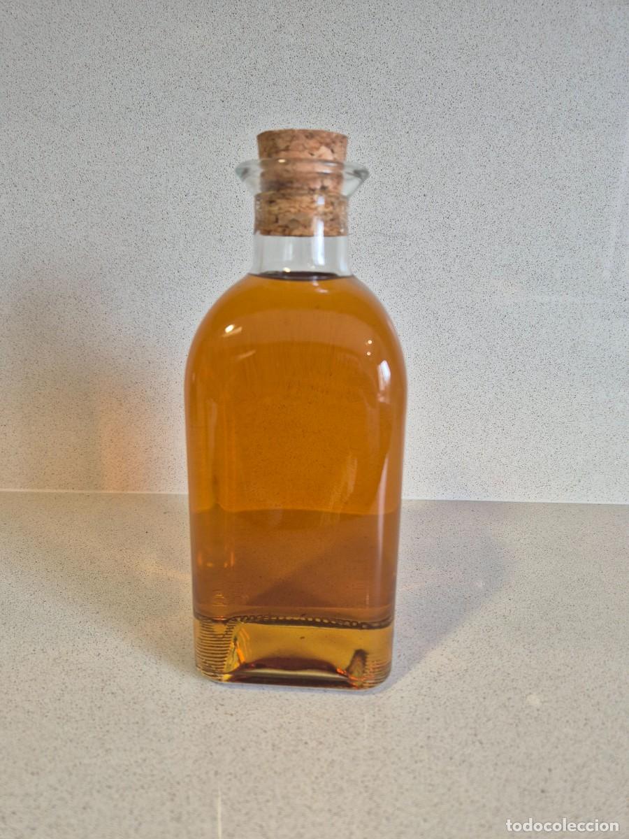 Coleccionismo de vinos y licores: Botella licor de guindas casero 70ml