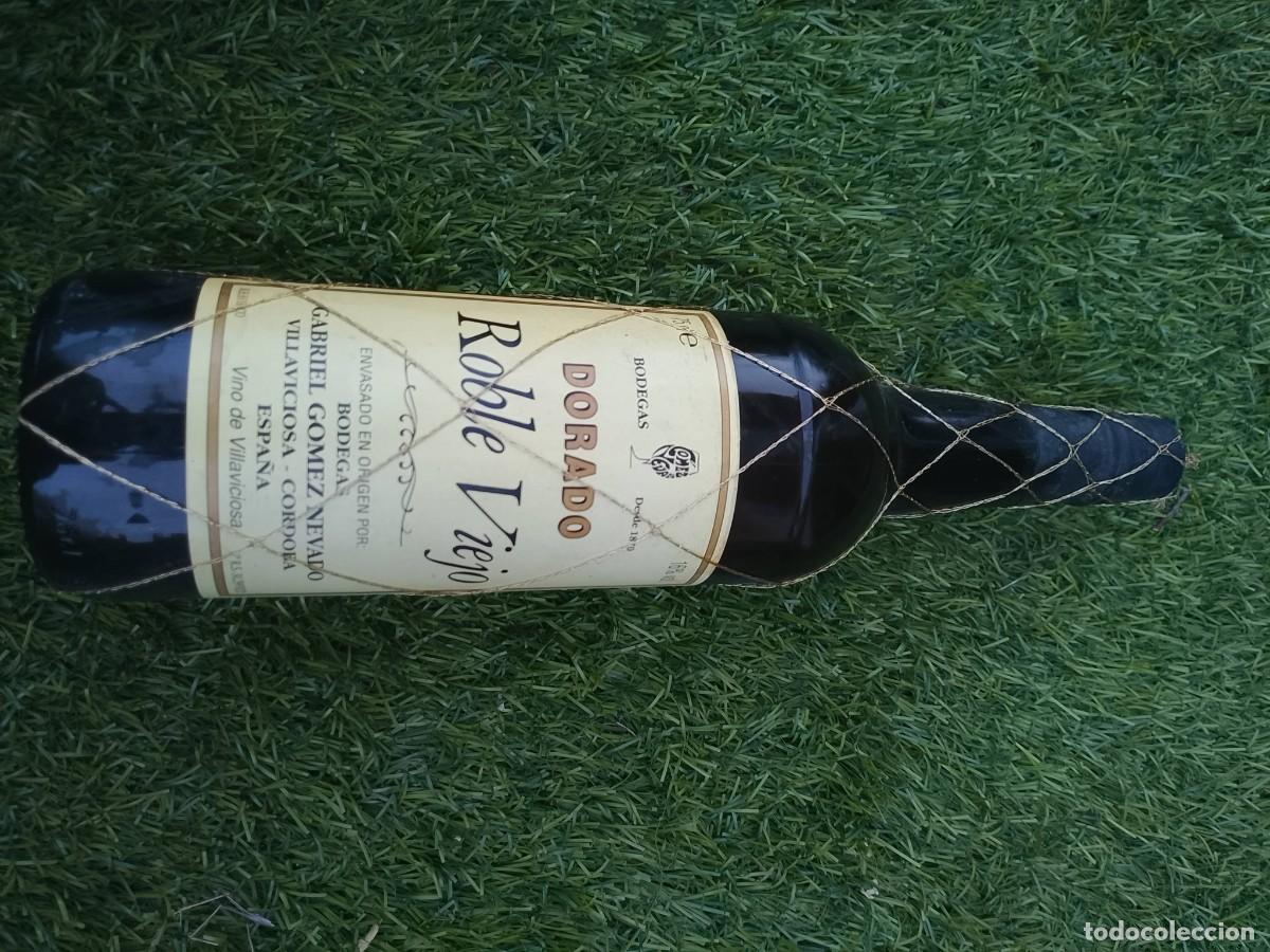 Coleccionismo de vinos y licores: Vino Dorado Roble Viejo Bodegas Nevado. Villaviciosa -Cordoba