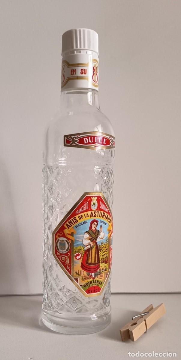 Coleccionismo de vinos y licores: Botella AN&Iacute;S de LA ASTURIANA. 1/2l. Vac&iacute;a. En perfecto estado.