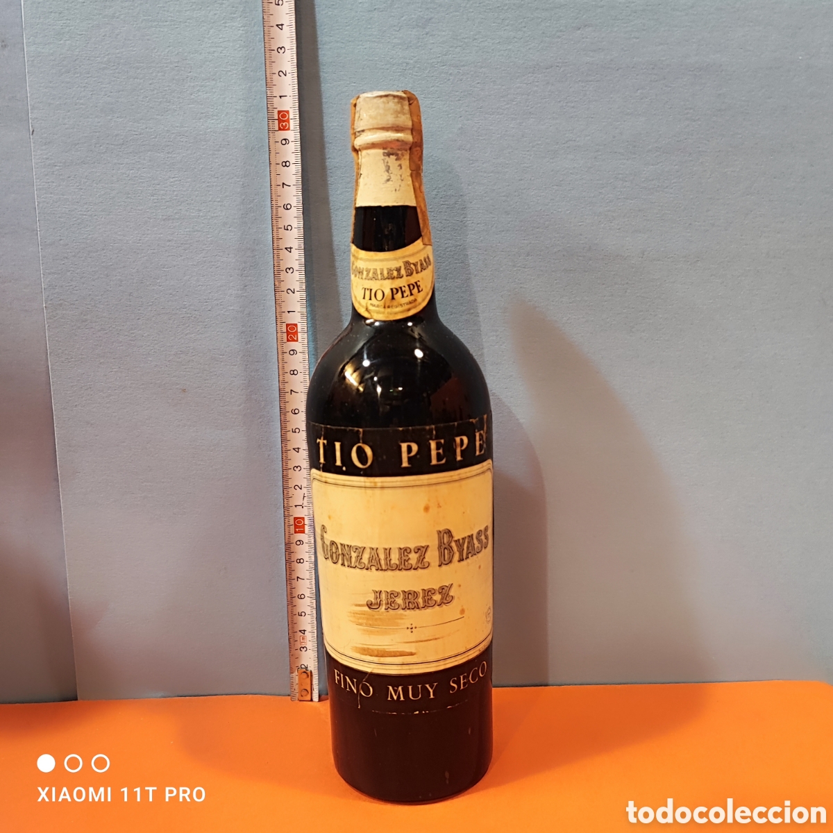 Coleccionismo de vinos y licores: Botella de Tio Pepe fino muy seco.