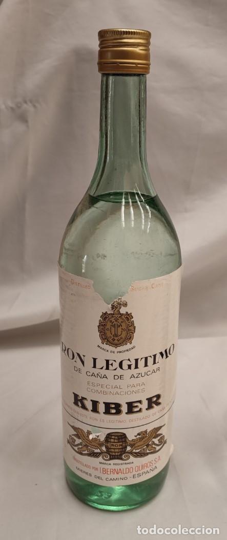 Coleccionismo de vinos y licores: Botella llena de ron Kiber, Bernardo Quiros, mieres del camino, a&ntilde;os 60, 3u