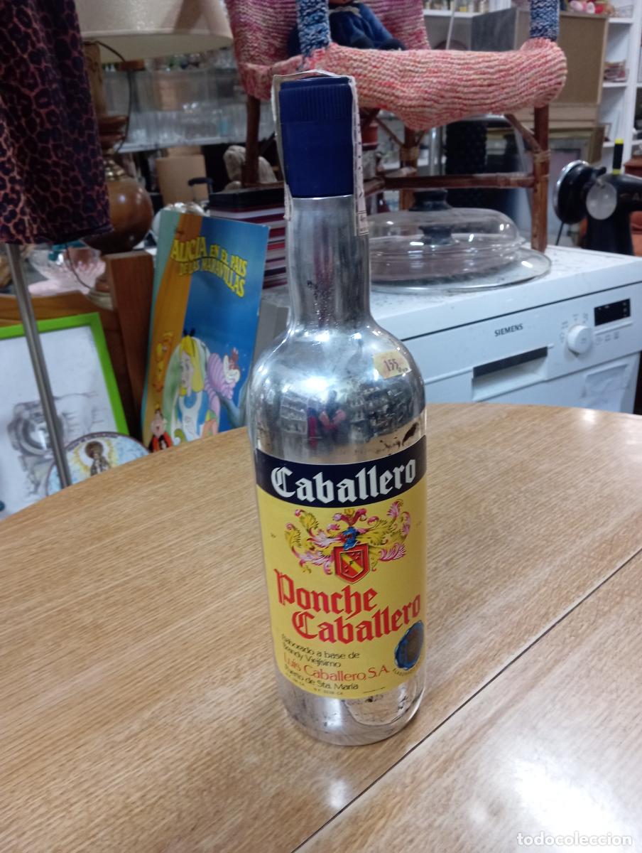Coleccionismo de vinos y licores: antigua botella ponche caballero - precinto 4 ptas - sin abrir - puerto de santa maria