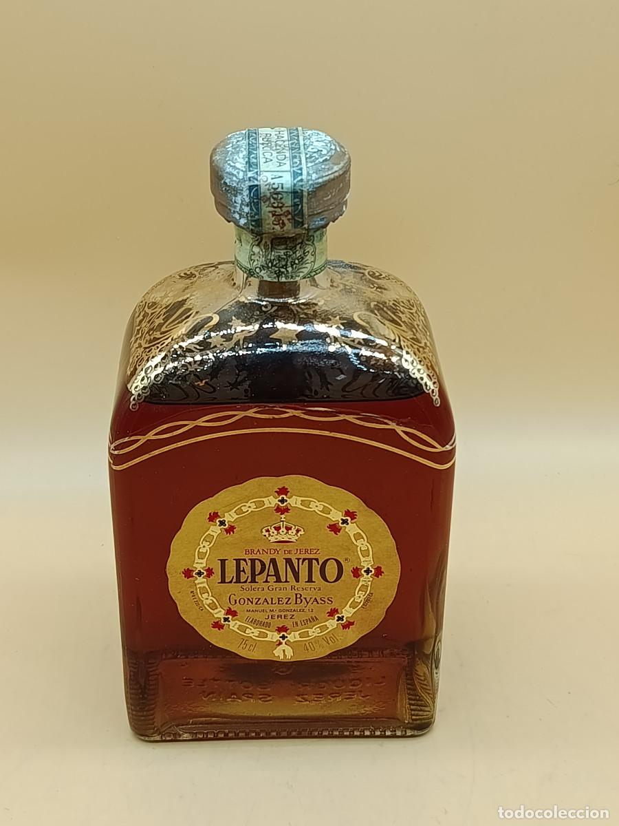 Coleccionismo de vinos y licores: BOTELLA BRANDY DE JEREZ LEPANTO SOLERA GRAN RESERVA. 75CL. PRECINTADA.