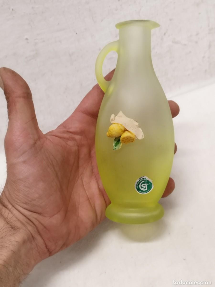 Coleccionismo de vinos y licores: Botella de cristal vac&iacute;a de Licor limoncello. Italiano.