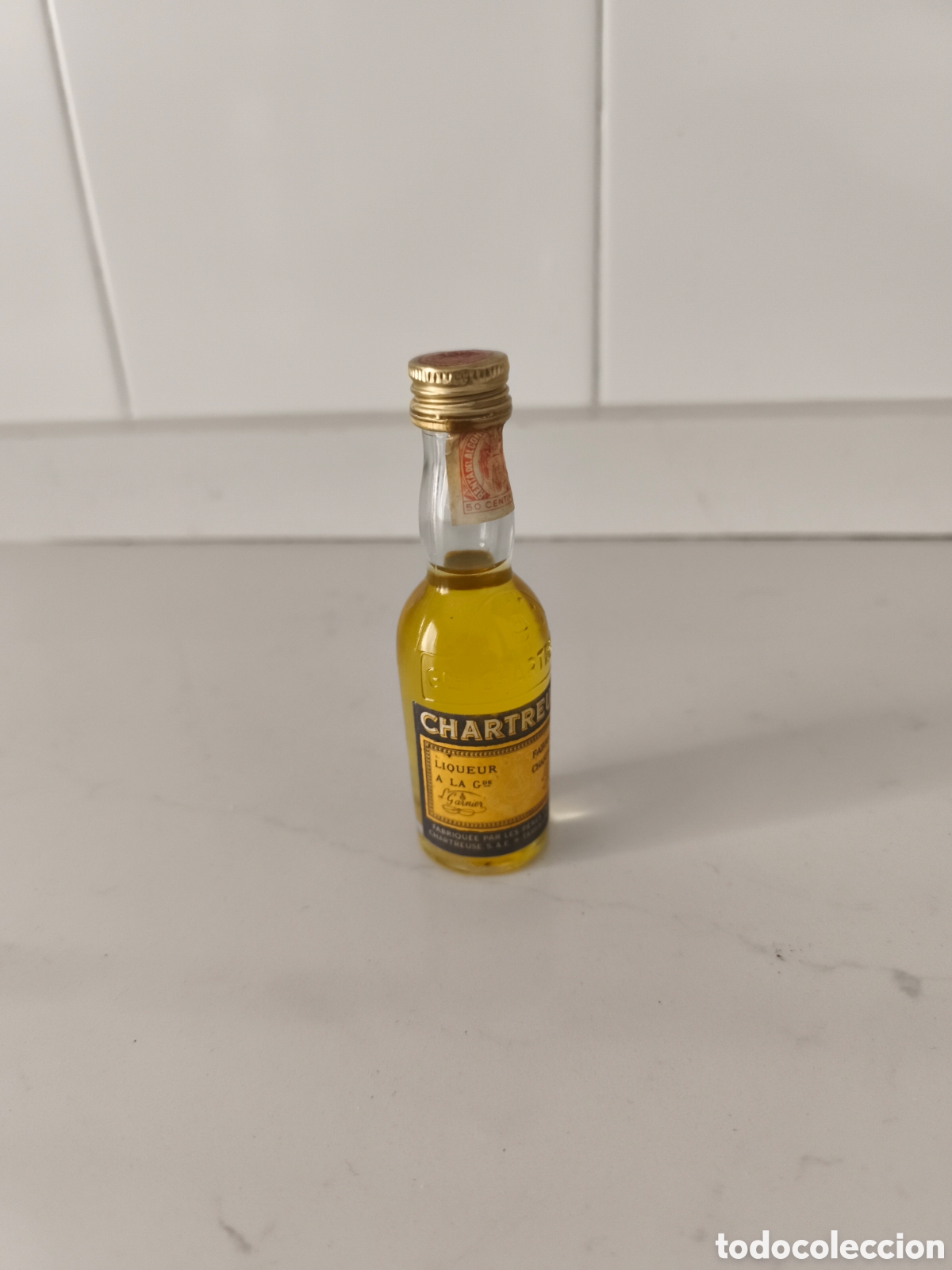 Coleccionismo de vinos y licores: Antigua botellita de licor chartreuse