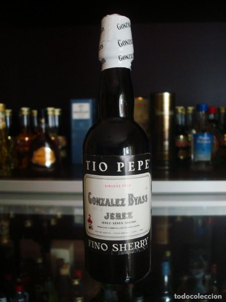 Coleccionismo de vinos y licores: Tio Pepe Gonzalez Byass Jerez Fino Sherry (botell&iacute;n 13 cm) por abrir