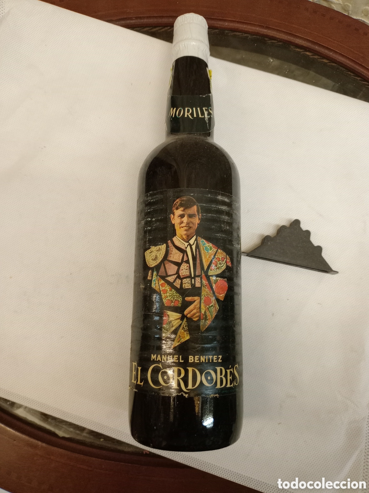 Coleccionismo de vinos y licores: Botella de Moriles homenaje al Cordob&eacute;s