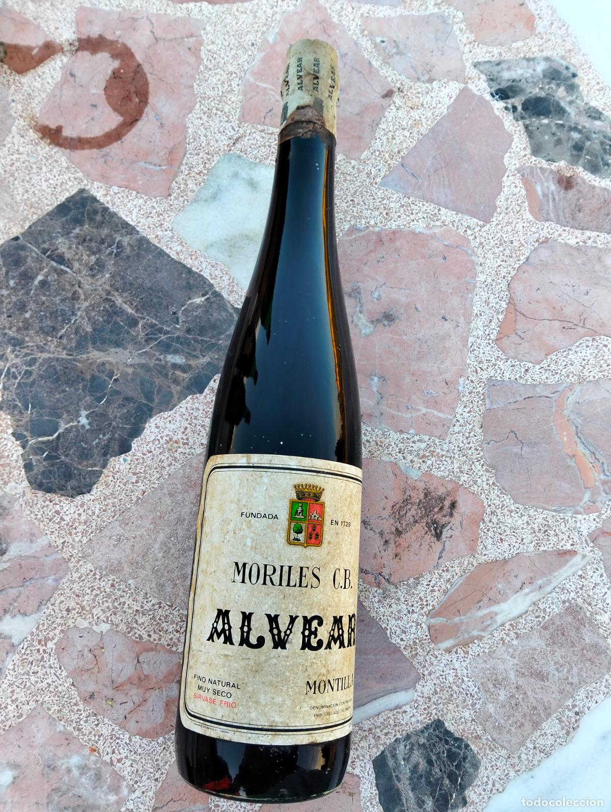 Collectionnisme de vins et liqueurs: Botella de Vino Moriles cb alvear Montilla antigua