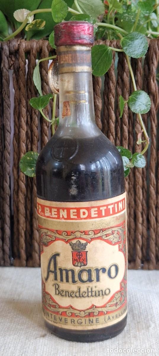 Coleccionismo de vinos y licores: Botellitas mignon vintage de los Padres Benedictinos con sello del Reino de Italia