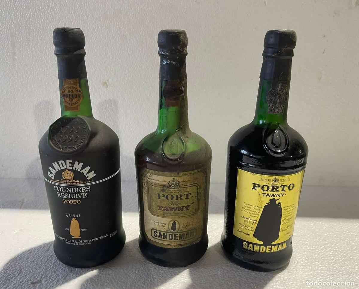 Collection of wines and liquors: Vinos - 3 botellas de vino de Oporto Sandeman - Oporto Tawny; Fundadores Reserve y Oporto Fine Tawny