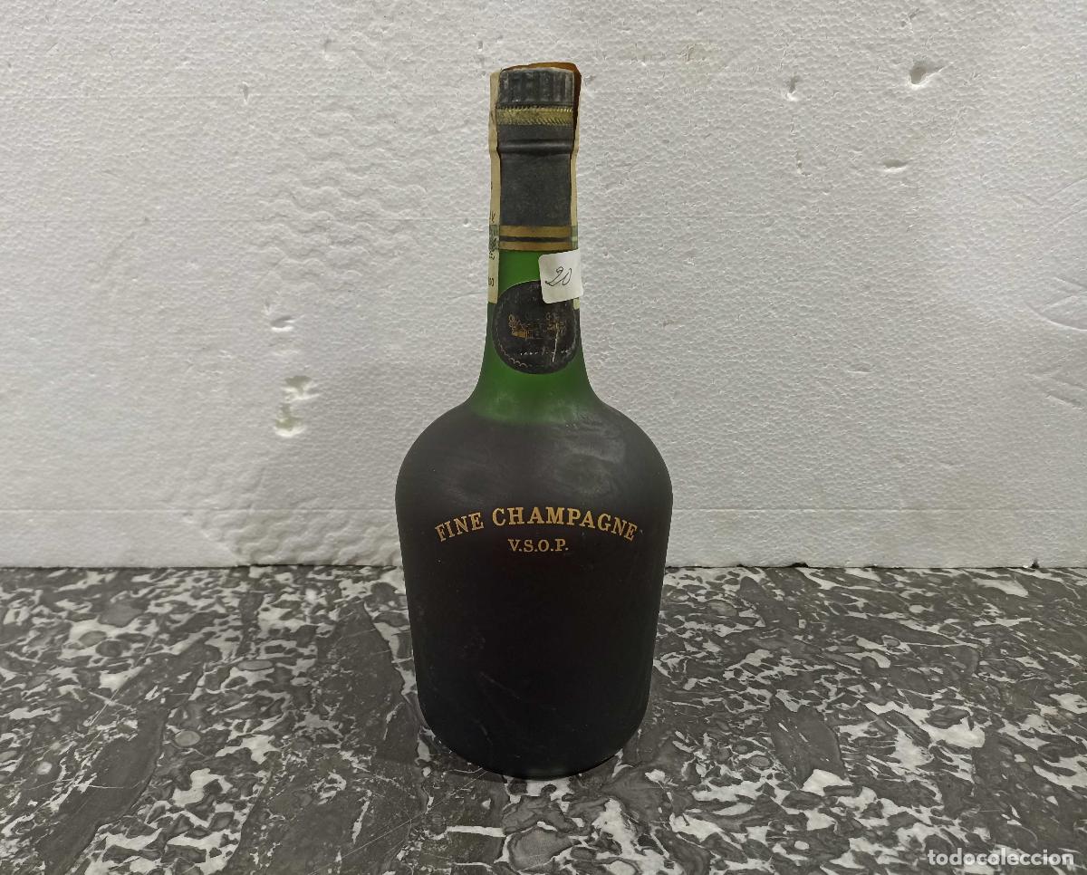 Collection of wines and liquors: Vinos - Champagne VSOP de alta calidad