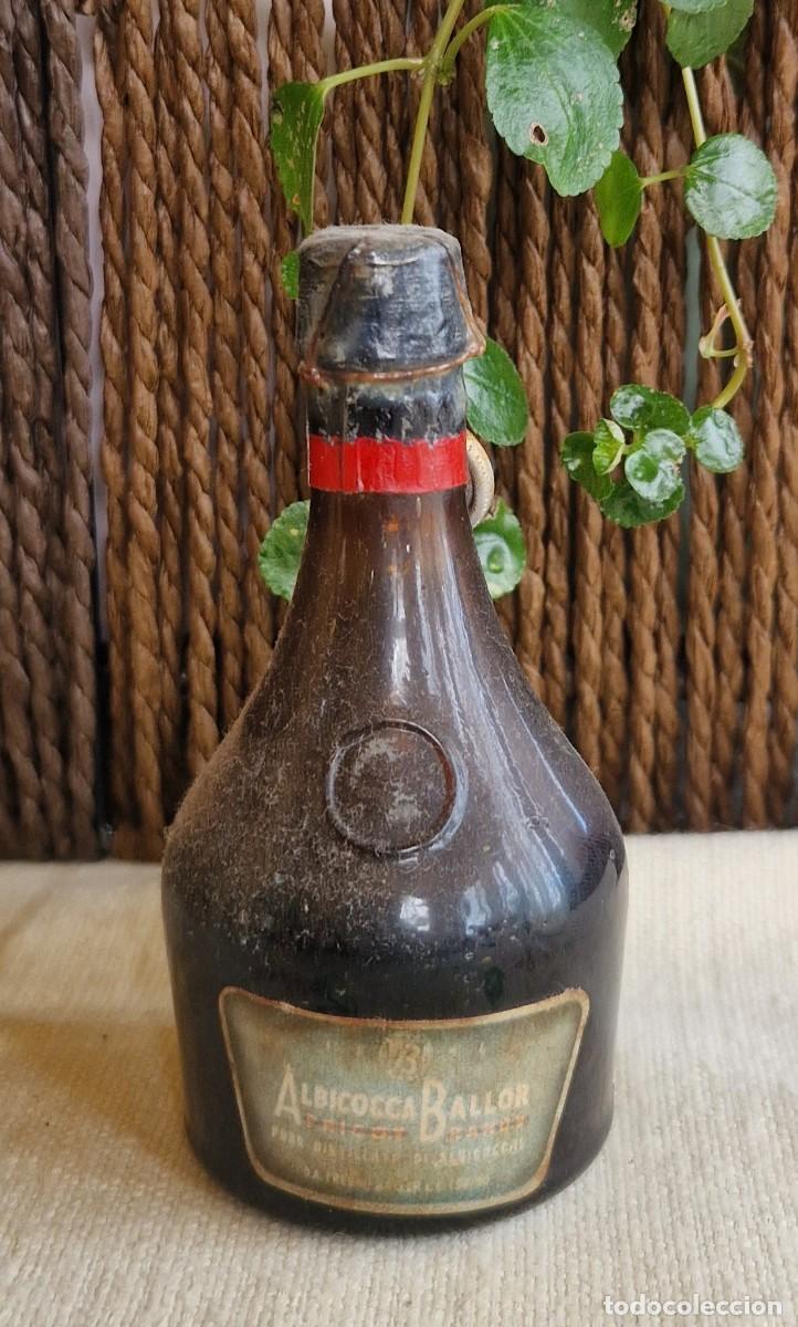 Coleccionismo de vinos y licores: Mignon Albicocca Ballor &ndash; Sello del Reino de Italia