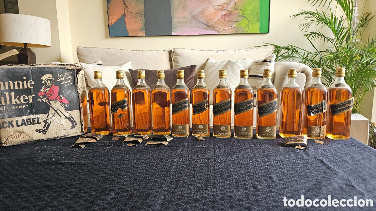 Coleccionismo de vinos y licores: ​Lote Excepcional: Caja Original Completa 12 Botellas Johnnie Walker Black Label Vintage(A&ntilde;os 60/70)