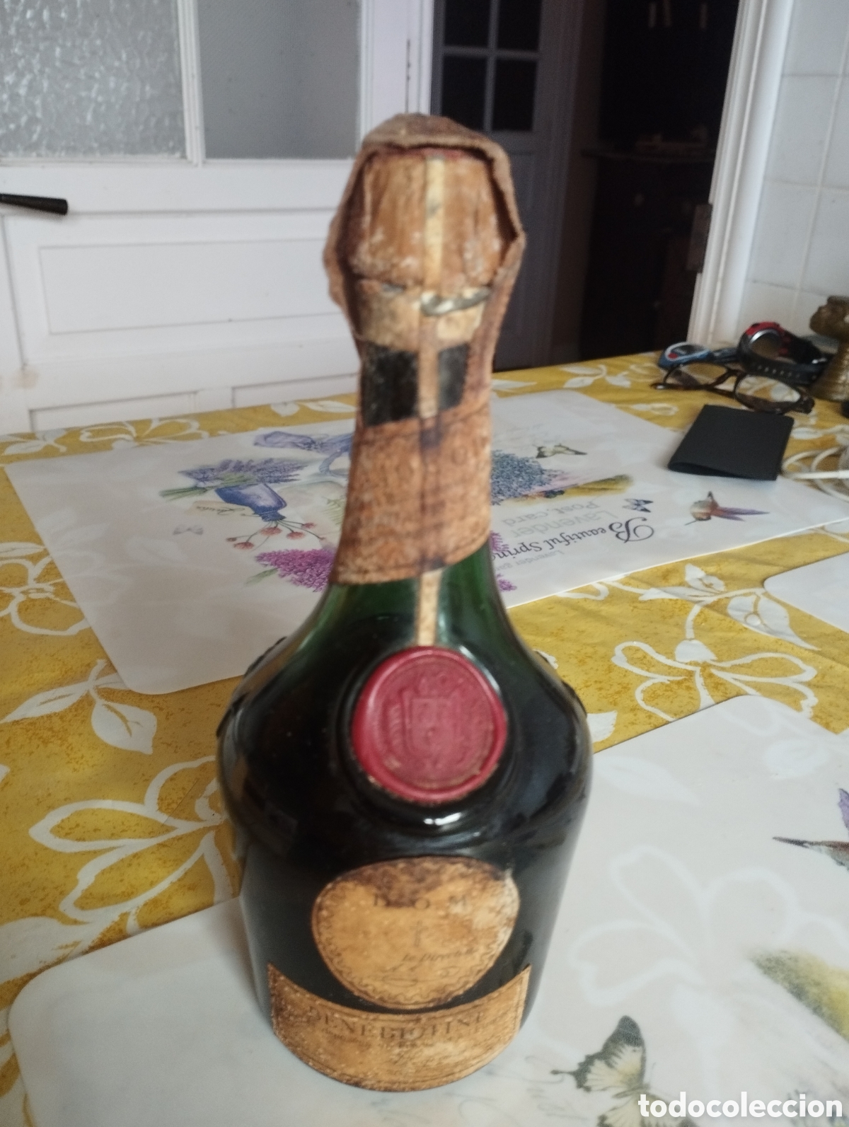 Coleccionismo de vinos y licores: Antigua botella de Benedictine
