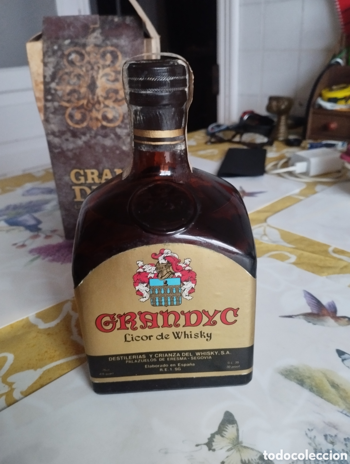 Coleccionismo de vinos y licores: Antigua botella whisky Gran Dyc