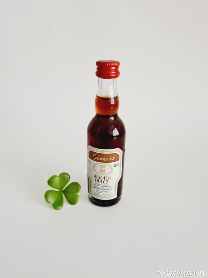 Coleccionismo de vinos y licores: BOTELLITA GOMARA MALAGA DULCE 13CM