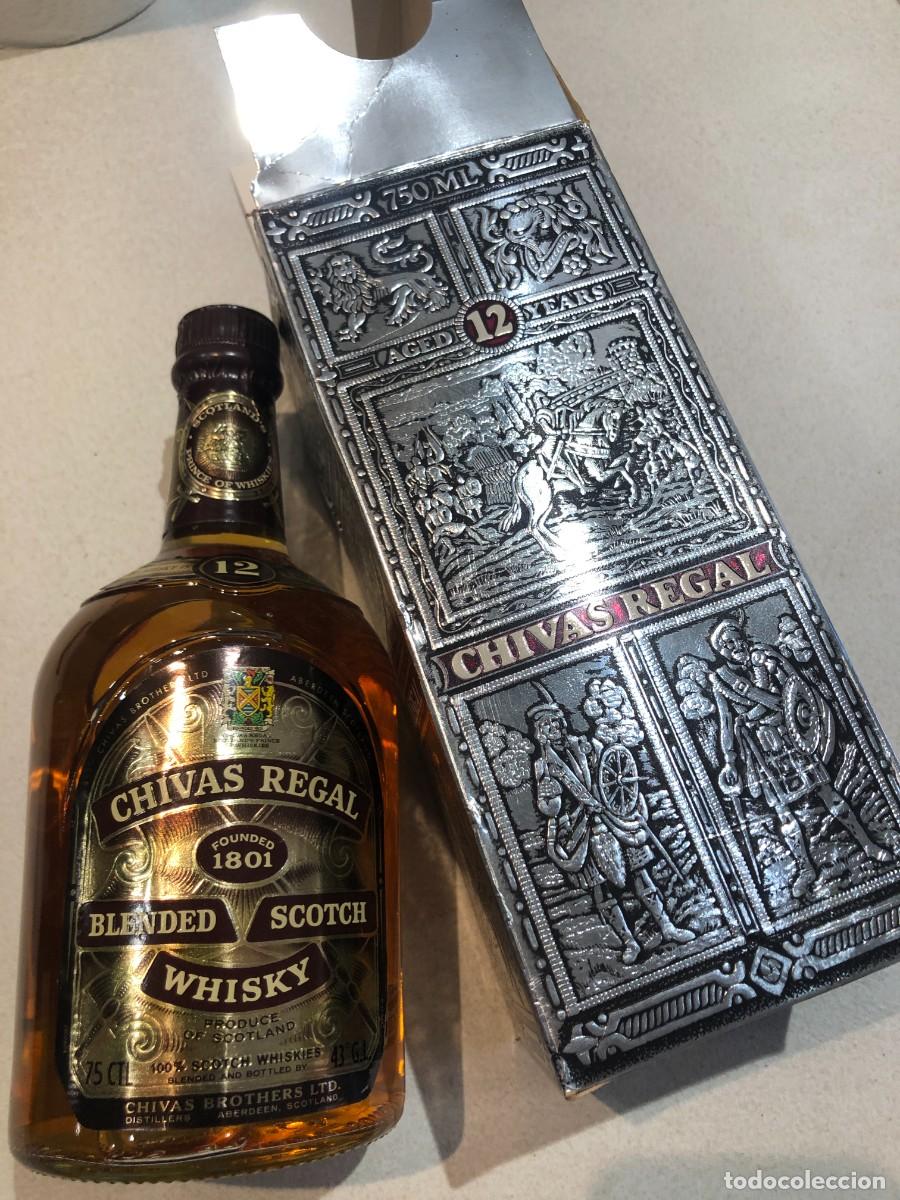 Coleccionismo de vinos y licores: Botella de whisky Chivas Regal de 12 a&ntilde;os, de 75 cl
