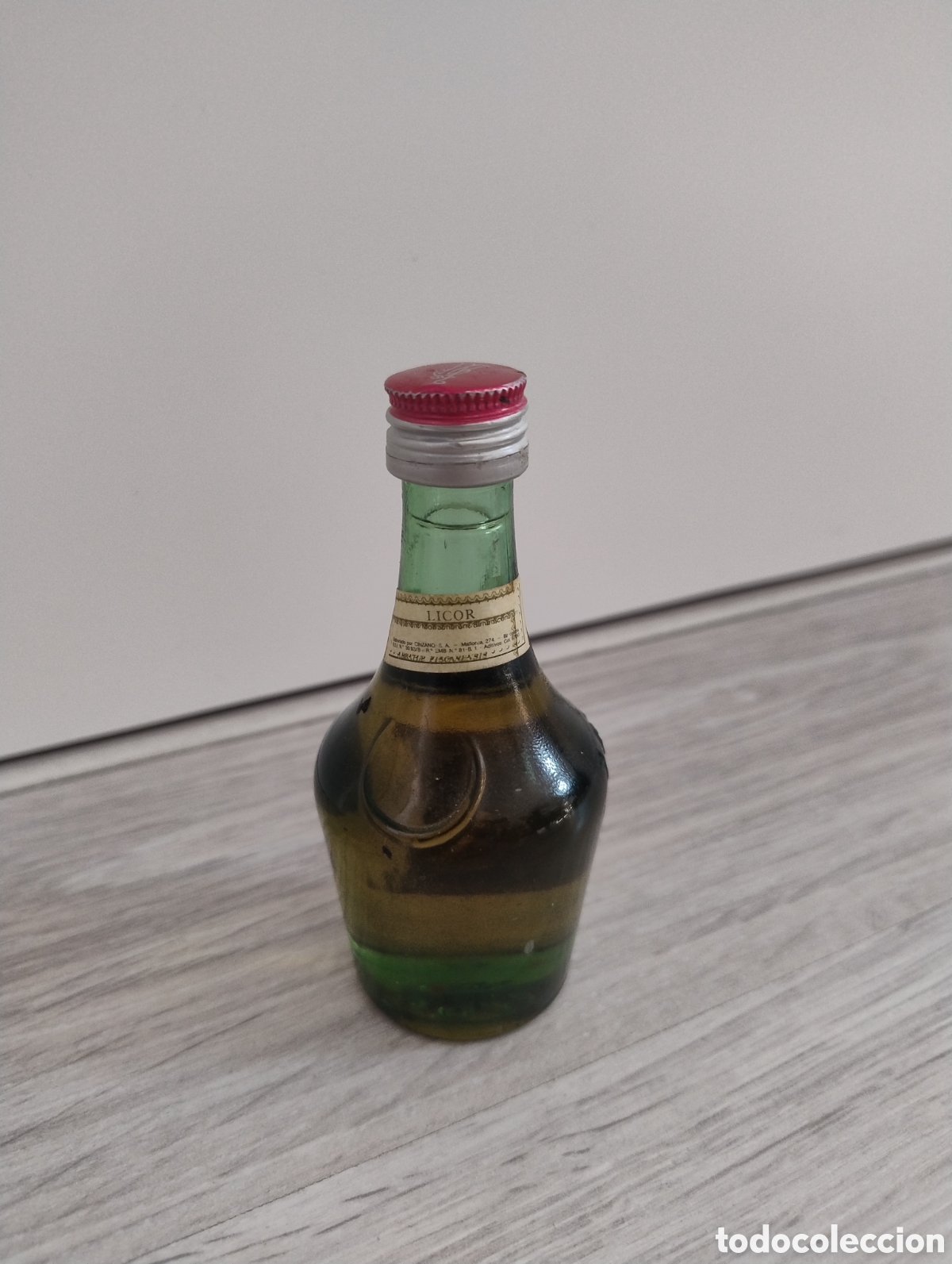 Coleccionismo de vinos y licores: M69 Miniatura botell&iacute;n licor Benedictine. A&ntilde;os 50-60. Precintada. Perfecto estado.