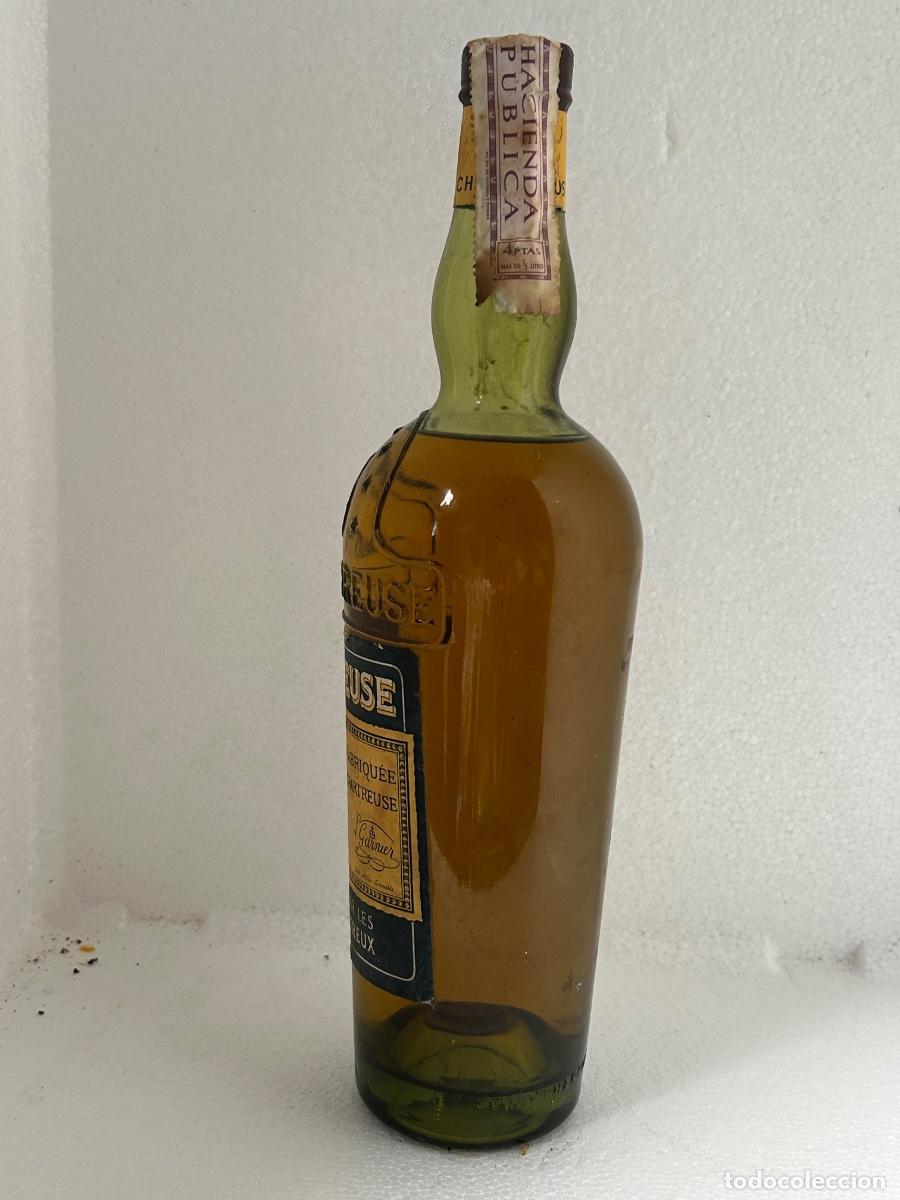 Coleccionismo de vinos y licores: Antigua botella de chartreuse - Foto 2