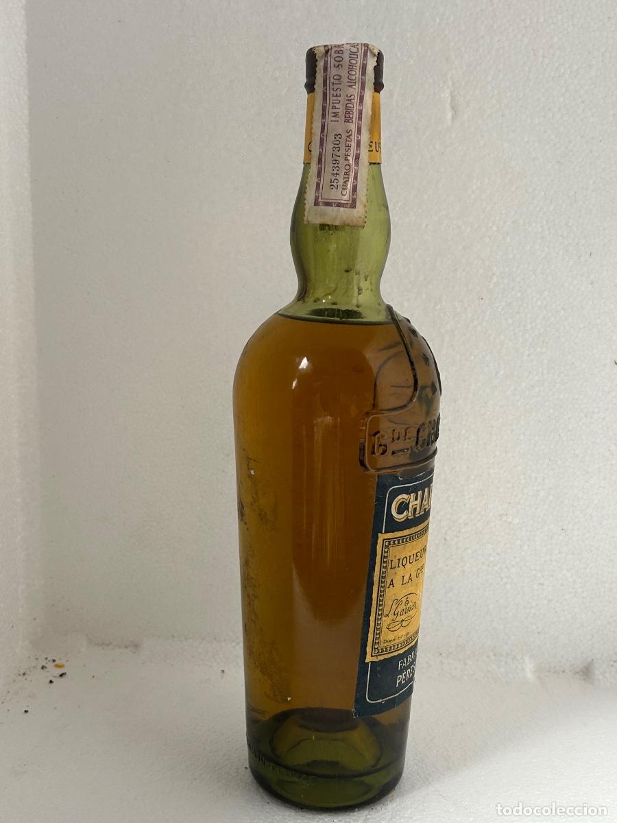 Coleccionismo de vinos y licores: Antigua botella de chartreuse - Foto 4