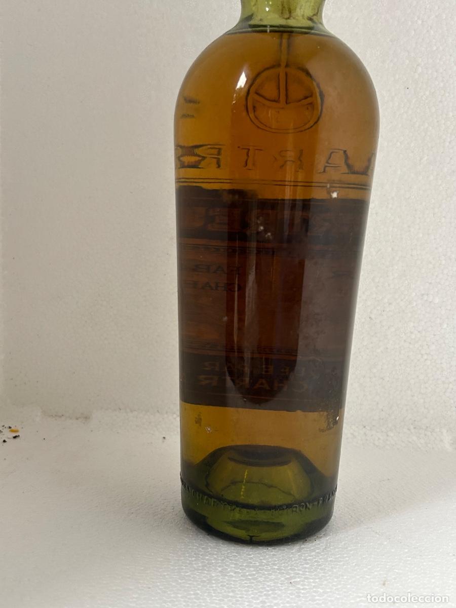 Coleccionismo de vinos y licores: Antigua botella de chartreuse - Foto 5