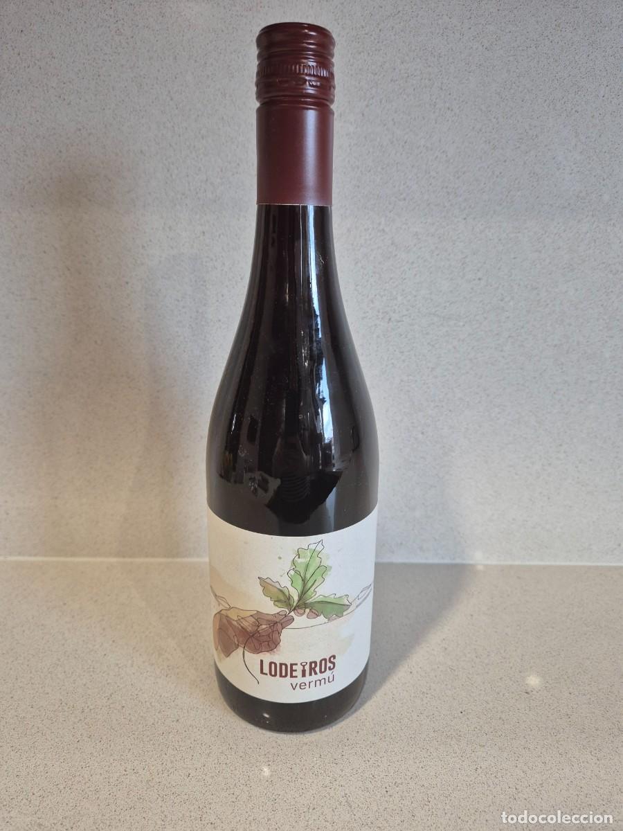 Coleccionismo de vinos y licores: Botella vermu Lodeiros