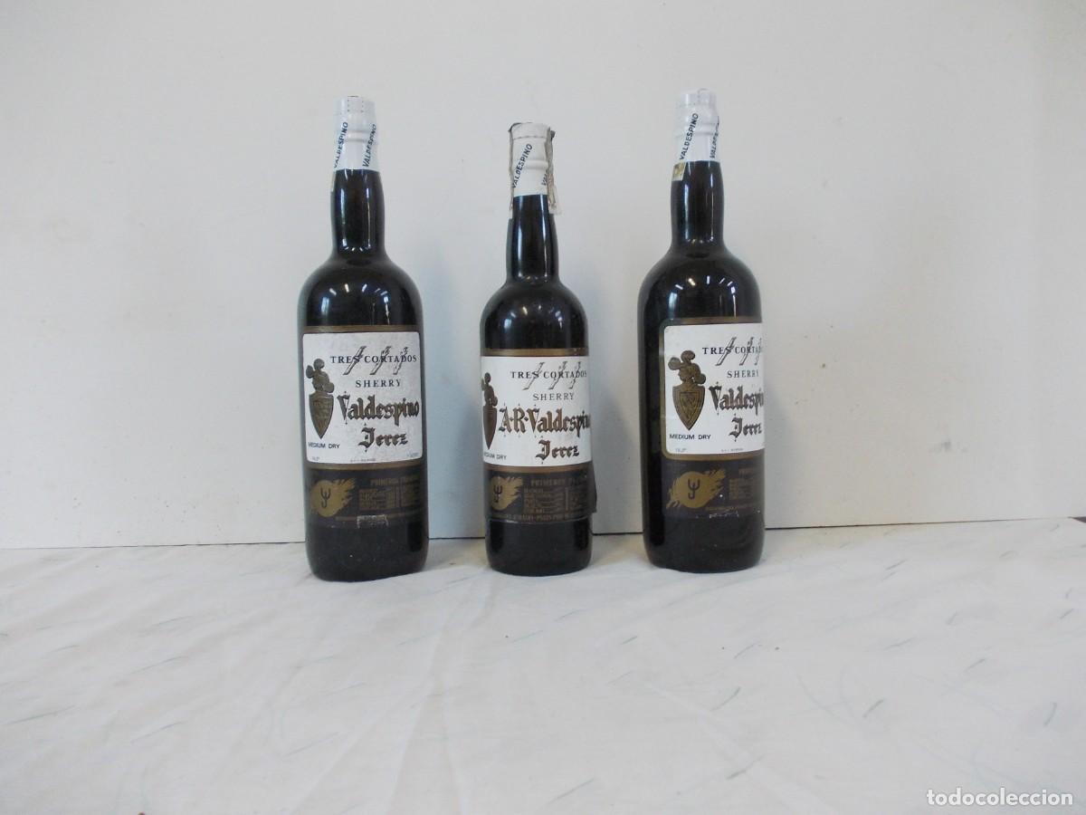 Coleccionismo de vinos y licores: LOTE ANTIGUAS BOTELLAS VALDESPINO TRES PALOS CORTADOS JEREZ