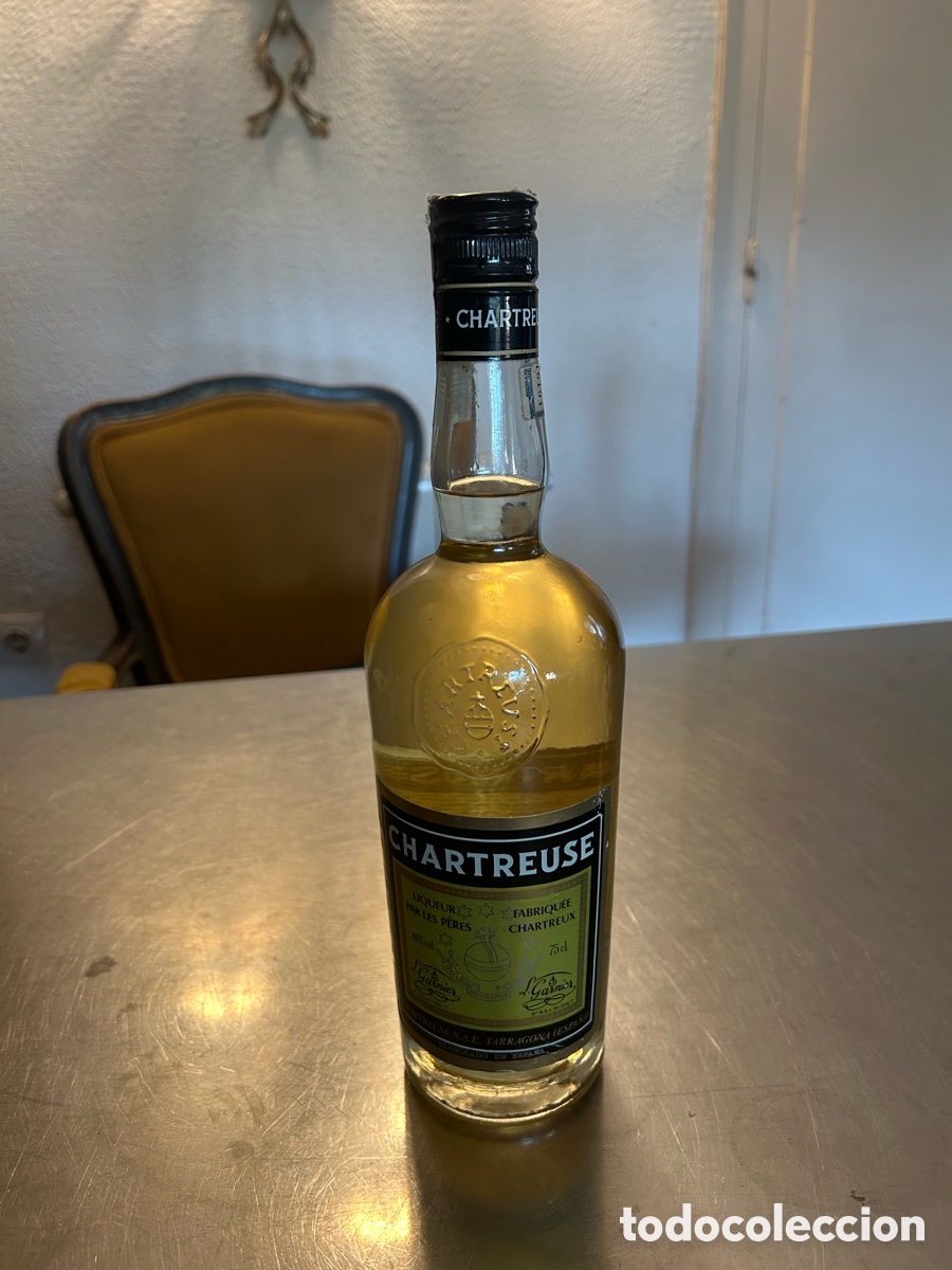 Coleccionismo de vinos y licores: Botella Chartreuse entera de Tarragona