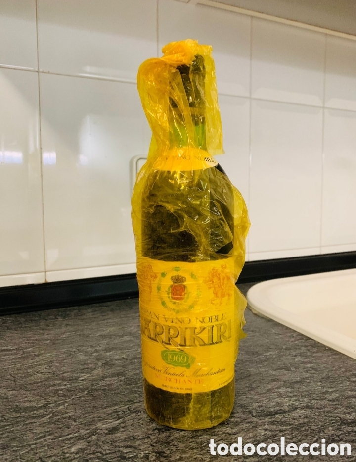 Coleccionismo de vinos y licores: botella vino karrikiri 1969