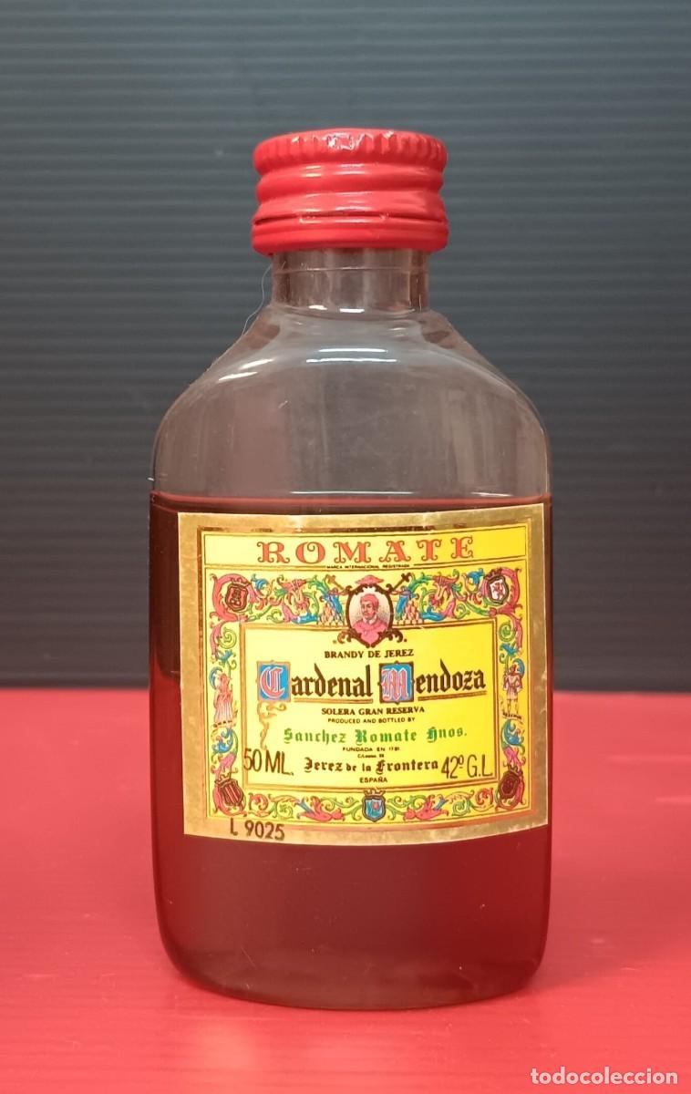 Coleccionismo de vinos y licores: ANTIGUA MINI BOTELLA DE PLASTICO LICOR BRANDY CARDENAL DE MENDOZA