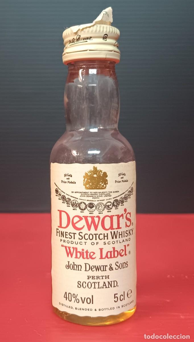Coleccionismo de vinos y licores: ANTIGUA MINI BOTELLA DE PLASTICO LICOR WHISKY WHITE LABEL