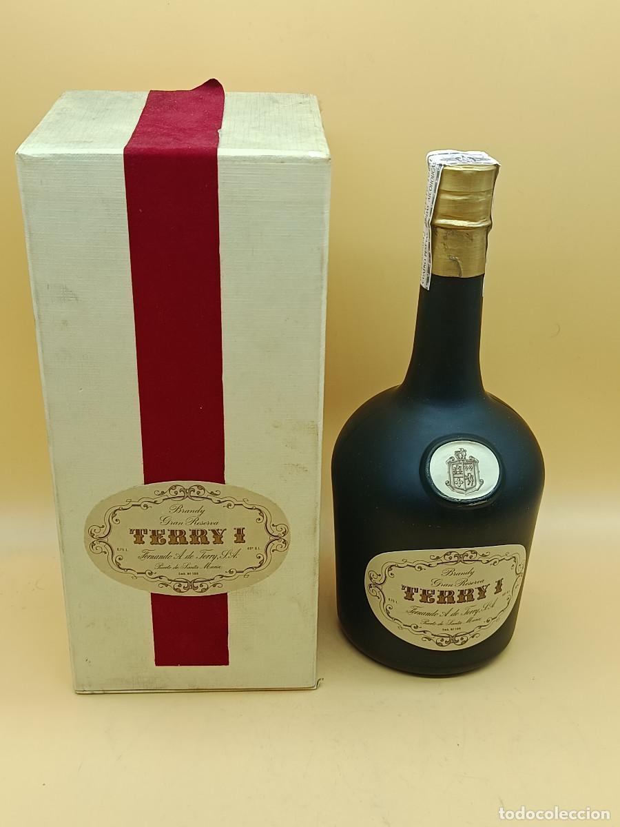 Coleccionismo de vinos y licores: BOTELLA BRANDY GRAN RESERVA TERRY I. 75CL. PRECINTADA. 4PTAS. EN CAJA ORIGINAL.