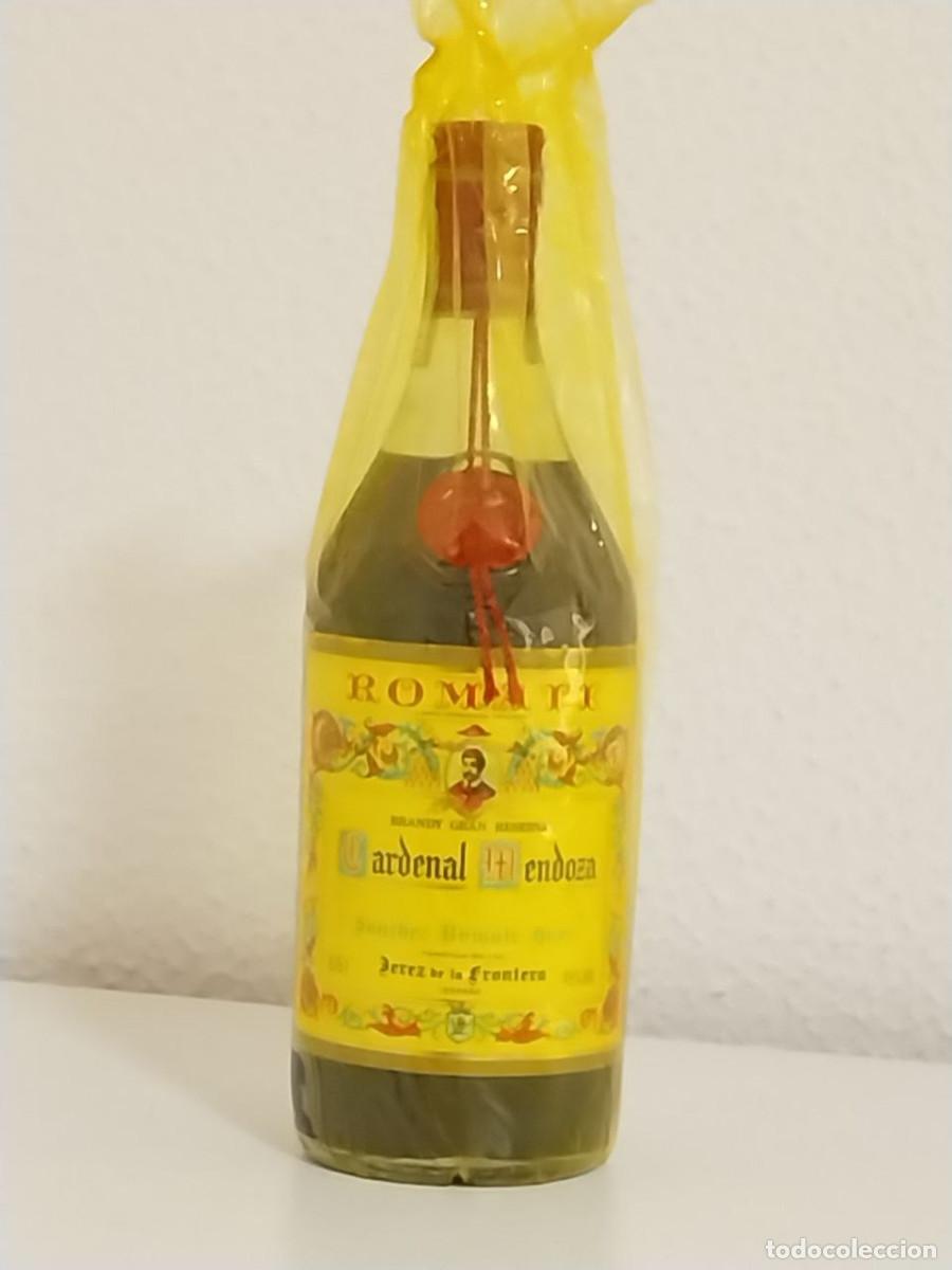 Coleccionismo de vinos y licores: Antigua Botella Brandy Cardenal Mendoza S&aacute;nchez Romate (A&ntilde;os 80) - Celof&aacute;n Original