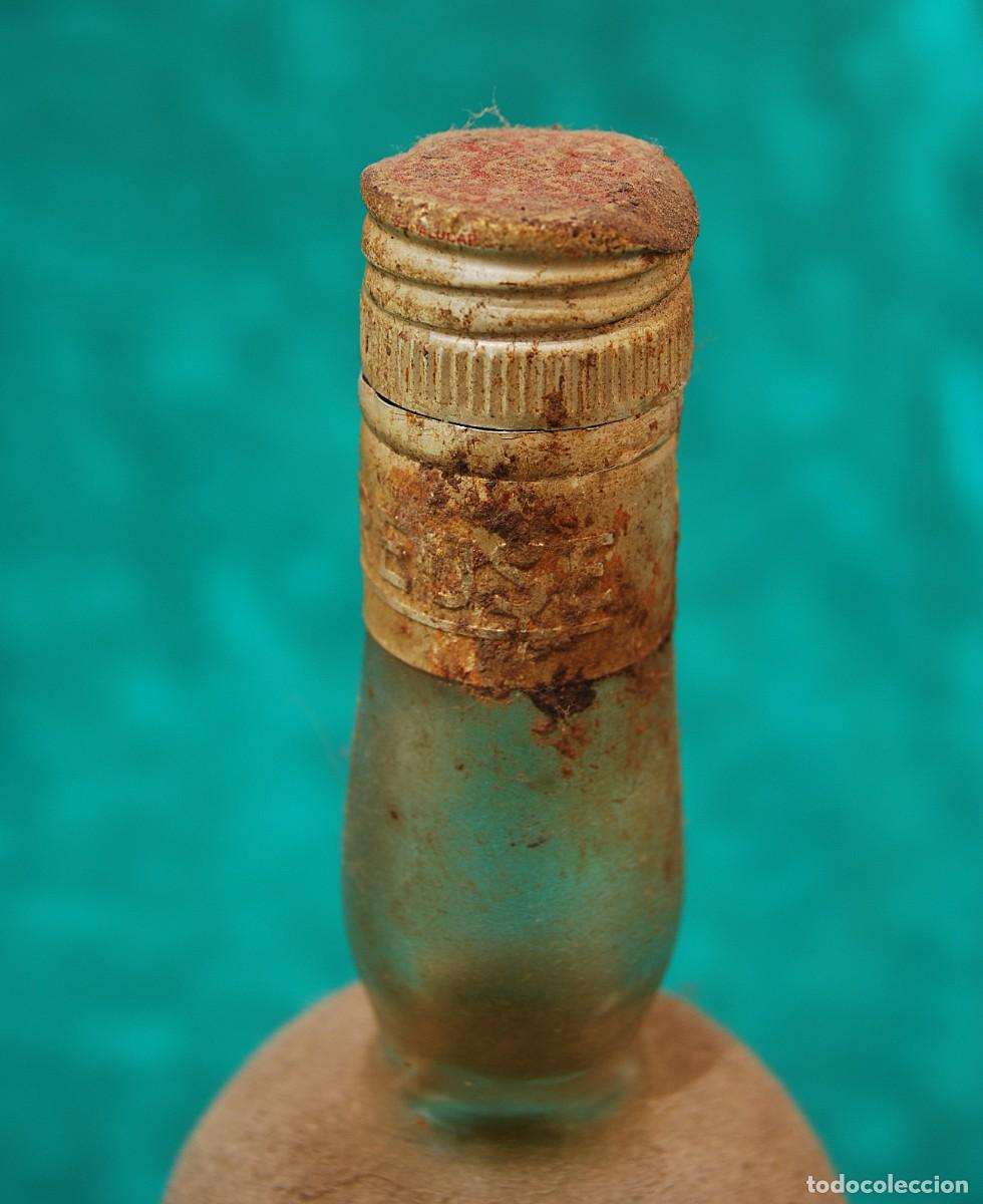 Coleccionismo de vinos y licores: Botella CHARTREUSE amarillo 1969. - Foto 18
