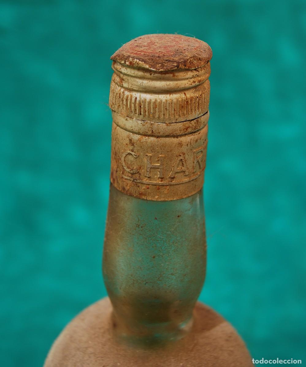 Coleccionismo de vinos y licores: Botella CHARTREUSE amarillo 1969. - Foto 22
