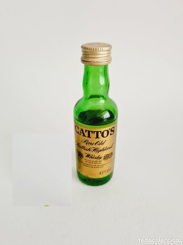 Sammlung von Weinen und Lik&ouml;ren: BOTELLITA WHISKY CATTOS 11.9CM VIDRIO BOTELLIN