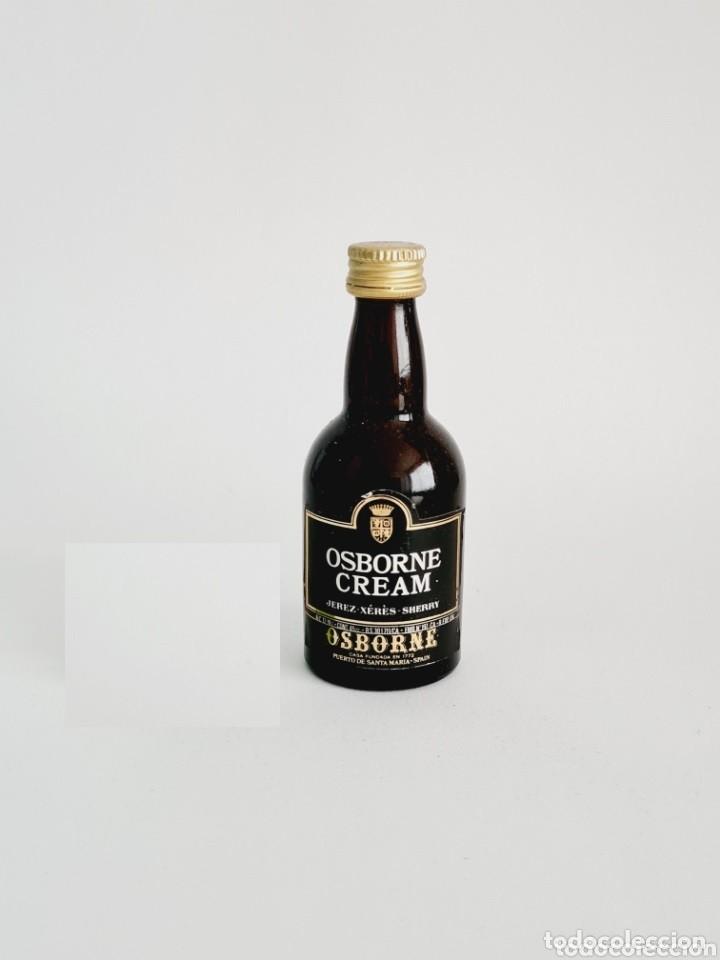 Collectionnisme de vins et liqueurs: BOTELLITA OSBORNE CREAM OSBORNE 10.8CM VIDRIO BOTELLIN LLENO