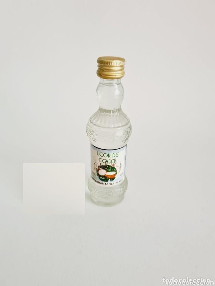 Collectionnisme de vins et liqueurs: BOTELLITA LICOR DE COCO 12.1CM VIDRIO BOTELLIN