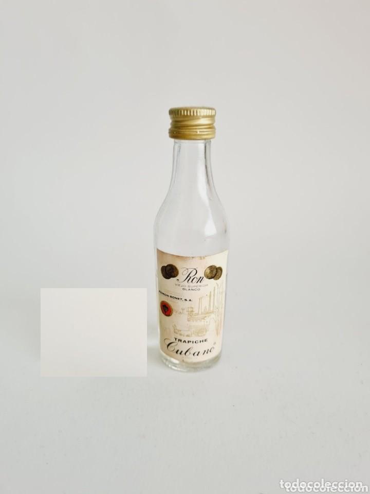 Collectionnisme de vins et liqueurs: BOTELLITA RON TRAPICHE CUBANO 11.5CM VIDRIO BOTELLIN
