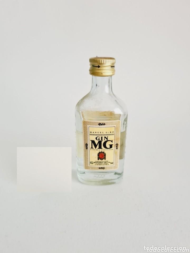 Collectionnisme de vins et liqueurs: BOTELLITA GIN MG 10CM VIDRIO BOTELLIN