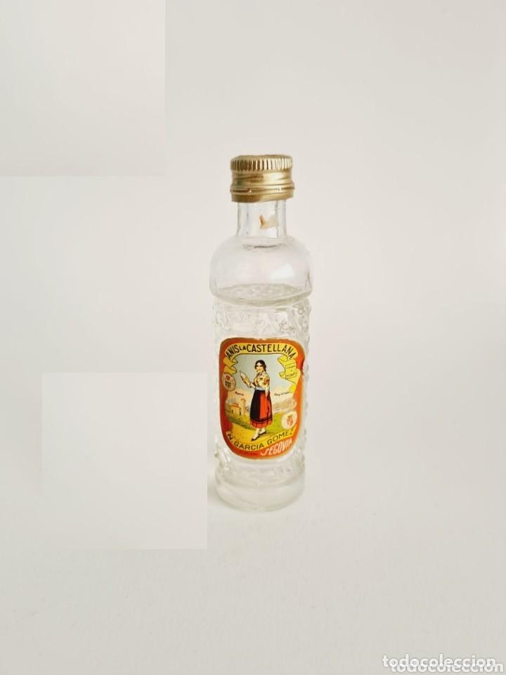 Colecionismo de vinhos e licores: BOTELLITA ANIS LA CASTELLANA 11.5CM VIDRIO BOTELLIN