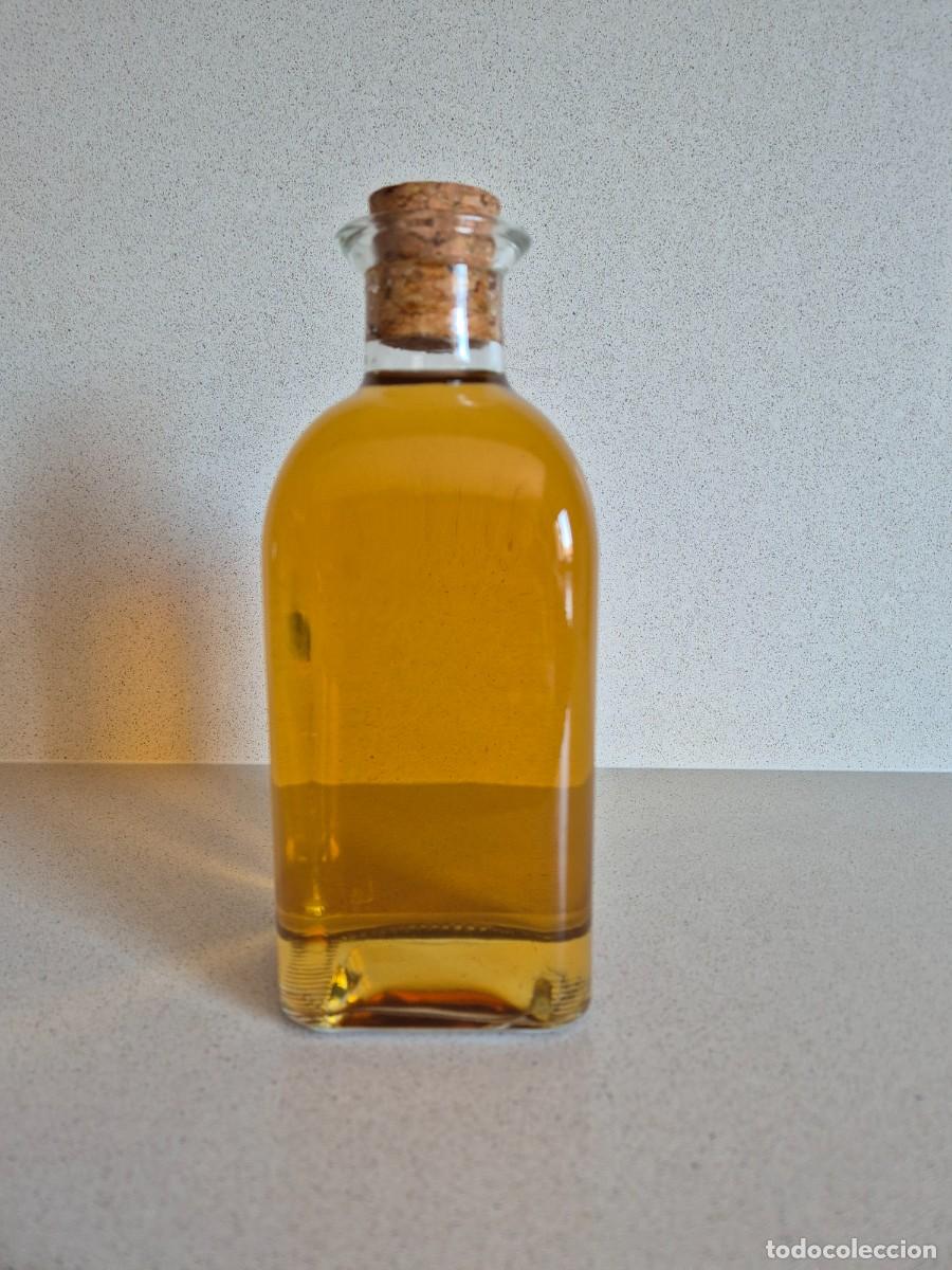 Coleccionismo de vinos y licores: Botella licor de guindas casero 70ml