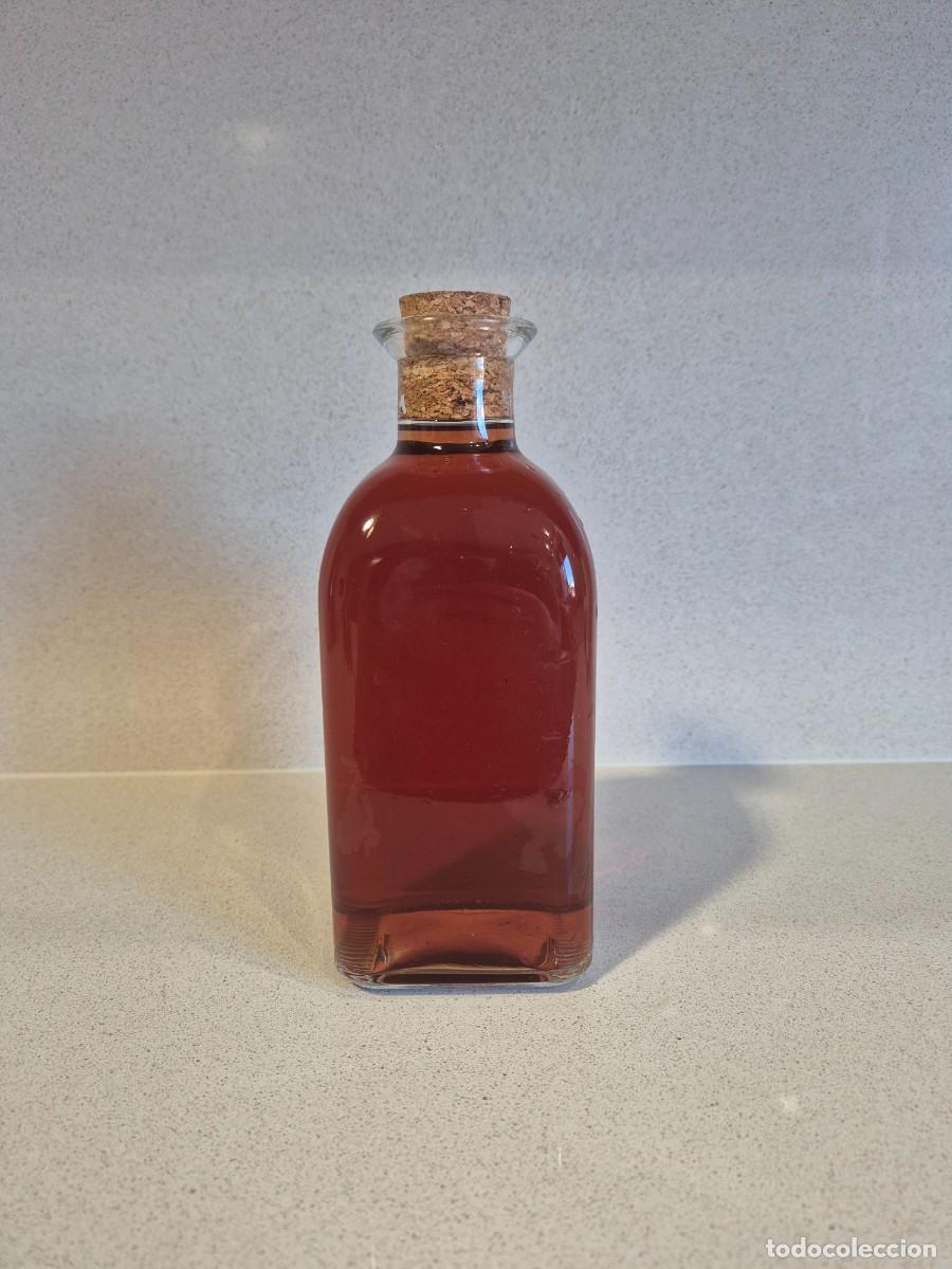 Coleccionismo de vinos y licores: Botella licor de guindas casero 70ml