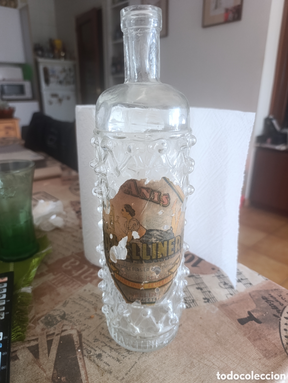 Coleccionismo de vinos y licores: Antigua Botella An&iacute;s La Hellinera
