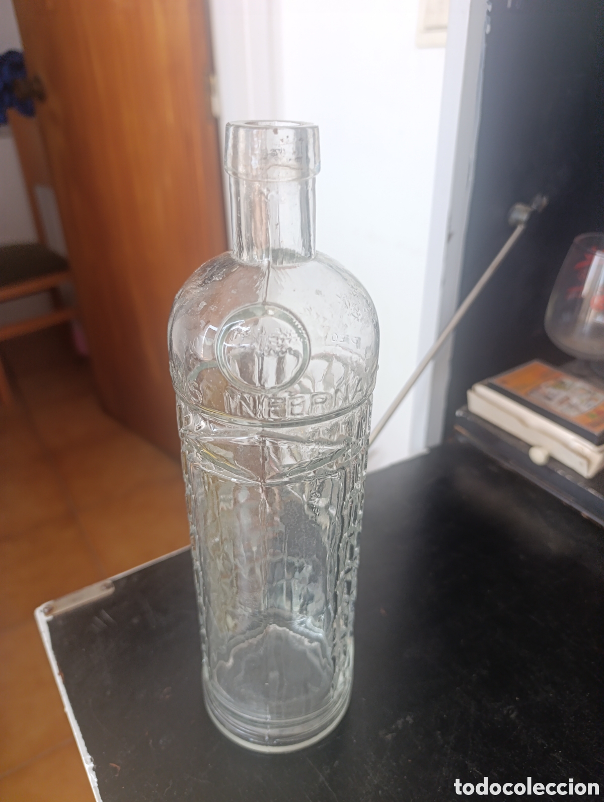 Coleccionismo de vinos y licores: An&iacute;s Infernal.Antigua botella