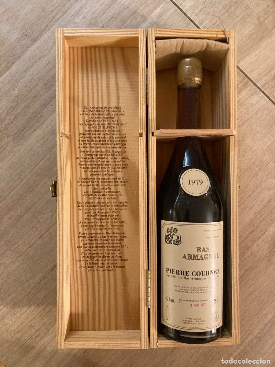 Coleccionismo de vinos y licores: Antigua botella lacrada Bas Armagnac PIERRE COURNET 1979 con estuche de madera. 75 cl. 47% vol.