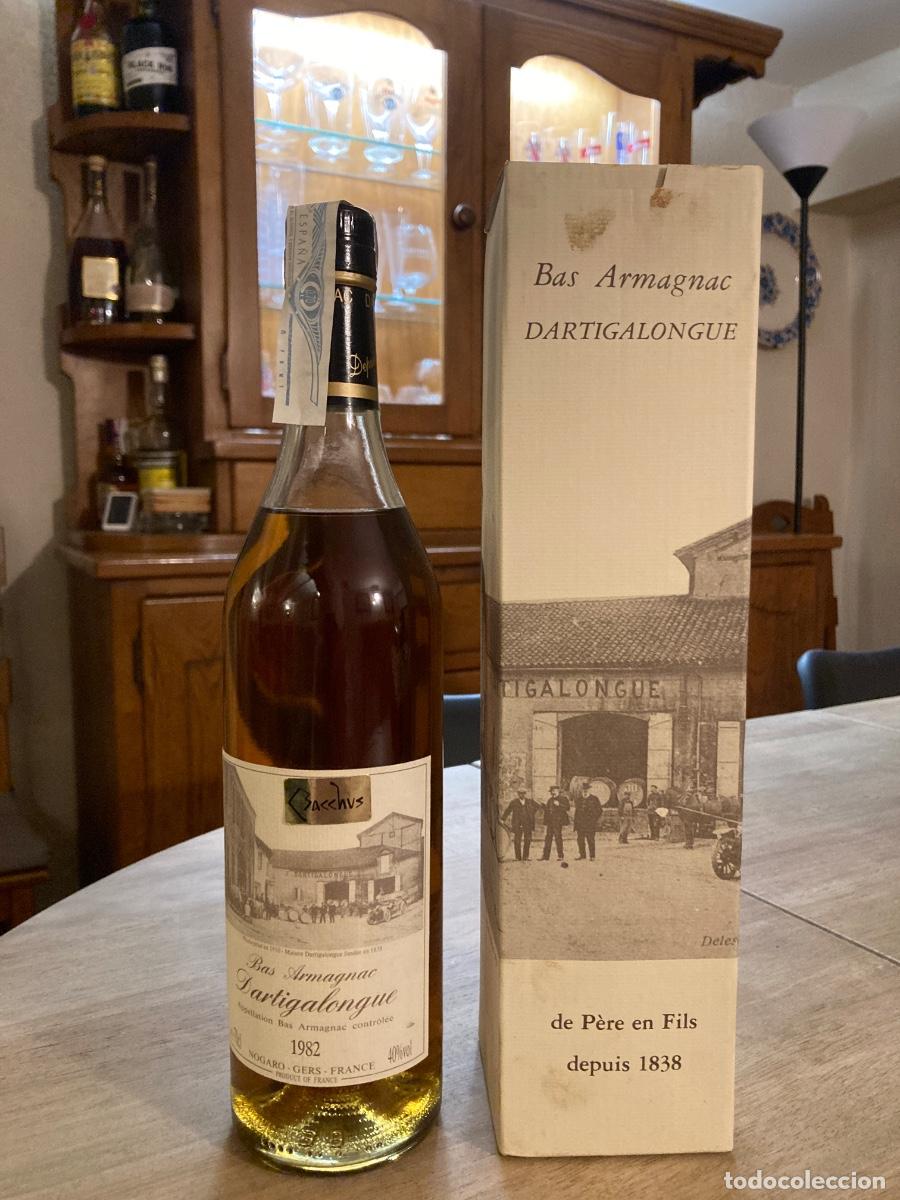 Coleccionismo de vinos y licores: Antigua botella precintada de Bas Armagnac DARTIGALONGUE 1982 con estuche. 70 cl. 40% vol.